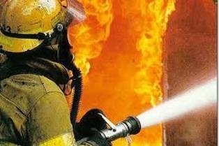 Спасатели МЧС России ликвидировали пожар в муниципальном многоквартирном жилом доме в Тяжинском МО