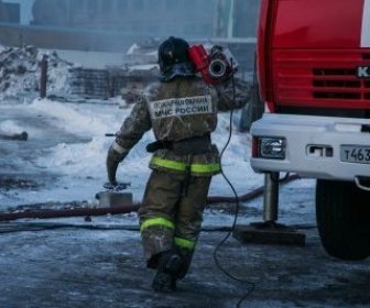 Спасатели МЧС России ликвидировали пожар в частной хозяйственной постройке в Тяжинском МО